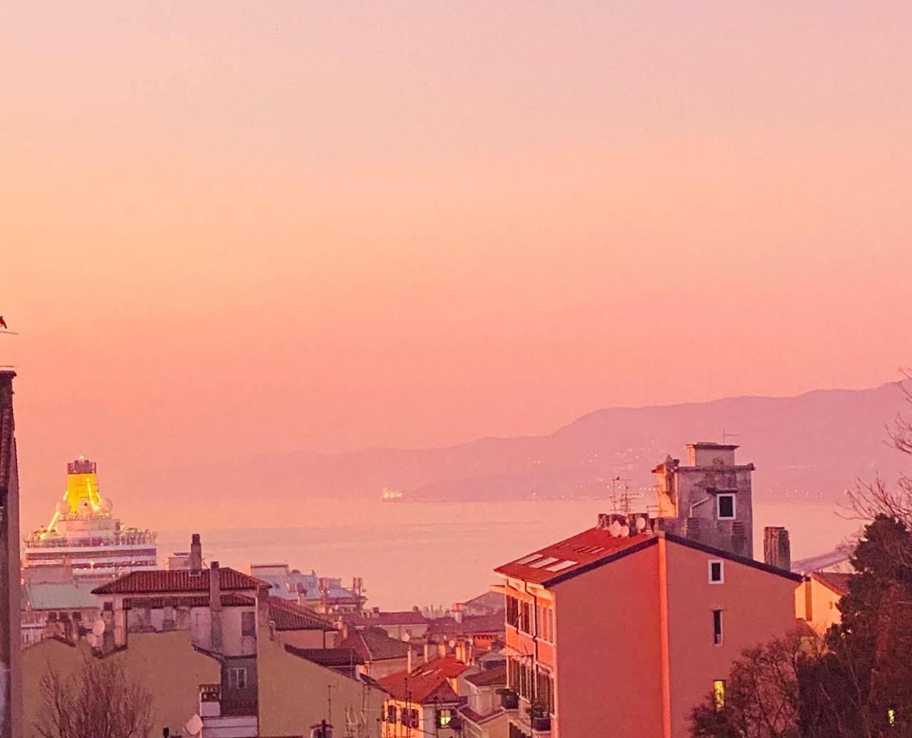 Blucavana, Casa Vacanze In Centro A Trieszt Kültér fotó